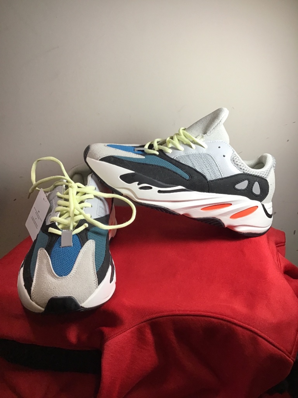 🔥😎Adidas Yeezy Boost 700 Wave Runner, new no box, see photos, size 8.5😎🔥